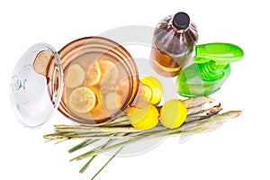 Apple cider vinegar, lemon, lemongrass effective insect repelle