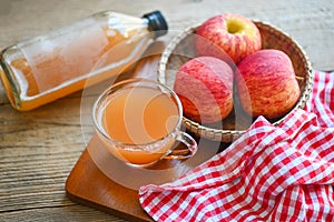 Apple cider vinegar natural remedies and cures for common health condition,  raw and unfiltered organic apple cider vinegar in