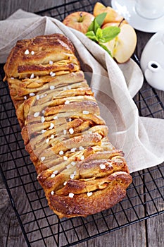 Apple cinnamon pull-apart bread