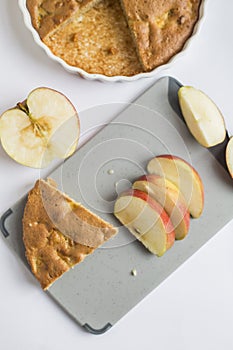 Apple cinnamon tea cake