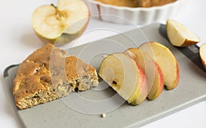 Apple cinnamon tea cake