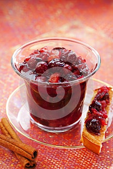 Apple and cranberry chutney