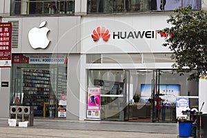 Apple and huawei(Science and technology war)