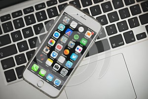 Apple iPhone 6S screen with App List