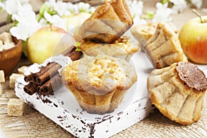 Apple muffins with cinnamon