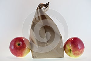 Apple and note, white background, fruit and freshness