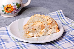 Apple pie with cottage cheese cream and streusel