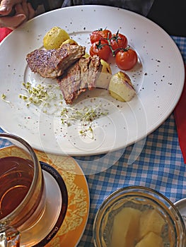 Apple pork chops with potatoes