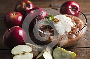 apple sauce with apples