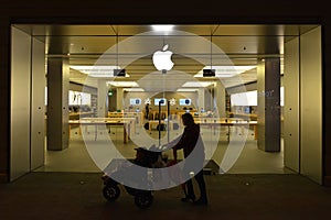 Apple Store Exterior