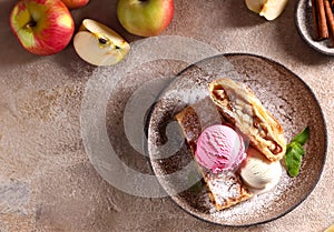 apple strudel with cinnamon