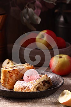 apple strudel with cinnamon