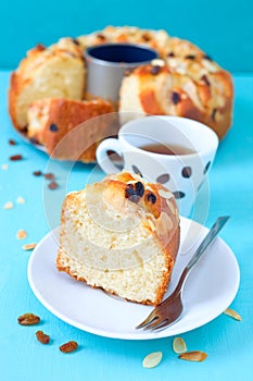 Apple yogurt cake