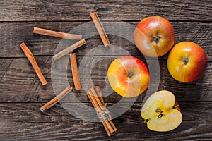 Apples with cinnamon