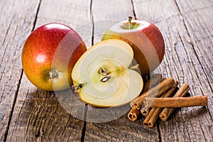 Apples with cinnamon