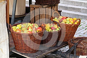 Sale of fresh apples