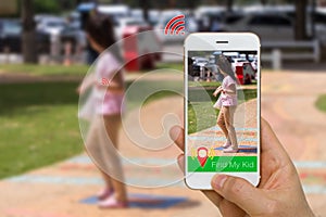 Application Concept of Smartphone App and Smart Watch Togehter to Find Lost Kid Using Wireless Communication Technology