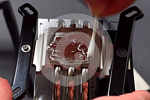 Application of liquid metal to the radiator of central processor