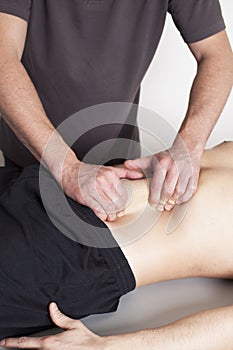 Applying myofascial therapy