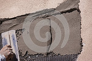 Applying stucco