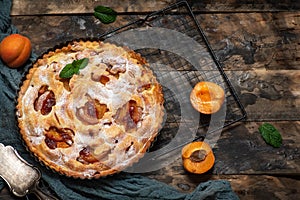 Apricot pie