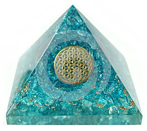 Aqua Quartz Crystal Gemstone Orgone Healing Pyramid