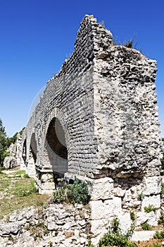 Aqueduc Romain de Barbegal photo