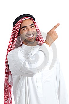 Arab saudi promoter man pointing at side photo