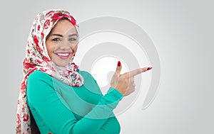 Arabian woman holding car saudi, arabia, ksa, arabian, islam, charming, model, leisure, attractive, dhabi, qatar, presentation photo