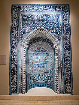 Arabic mosaic with blue and white terracotta tiles. Metropolitan museum, New York.