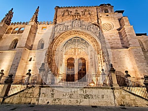 Aranda de Duero church facade view, Spanish landmark