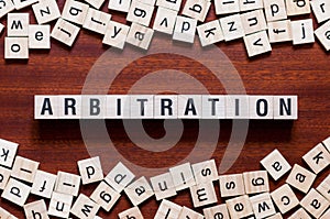 Arbitration word concept on cubes for articles