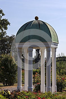 Arbor in the rose garden Guldemondplantsoen in Boskoop