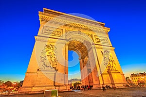 Arc de Triomphe blue hour