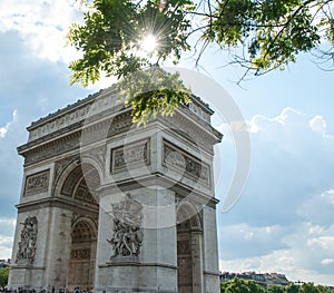 Arc de Triomphe de l'Ã‰toile on a Sunny Spring Day