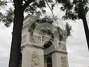 Arc de Triomphe - Seen aside