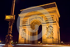 Arc de Triomphe and street plate