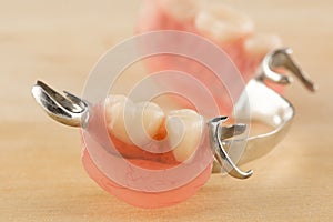 Arc dental prosthesis