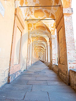 Arcade Bologna Kirche