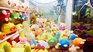 Arcade claw crane machine