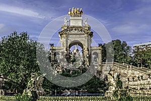 Arch with antique sculptures in the Cascada fountain