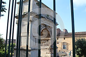 Arch of Constantine views of Colosseum, Roma