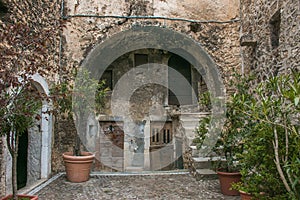 Arch in the historic center of Santo Stefano di Sessanio in Abruzzo photo