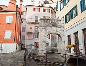 Arch of Richard, Roman monuments, Trieste