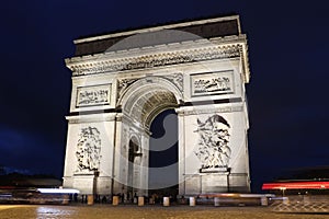 Arch of triumph in Paris at night