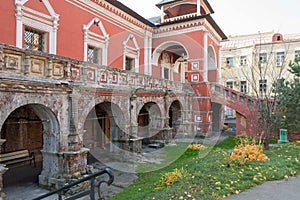 Arched gallery and brotherly cells. Vysoko-Petrovsky Monastery