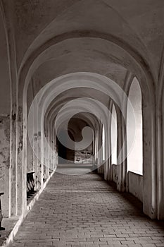 Arched passage