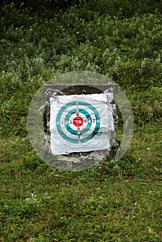 Archery target with grassland 2