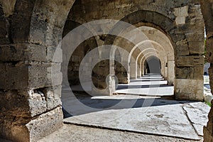 Arches and columns in Sultanhani caravansary on