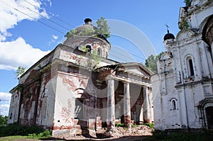 The architectural style of the Orthodox Church in Tver region